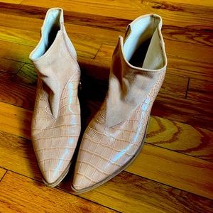 Louise et Cie Vada Demure Pink/Nude Suede/Leather Booties 7.5